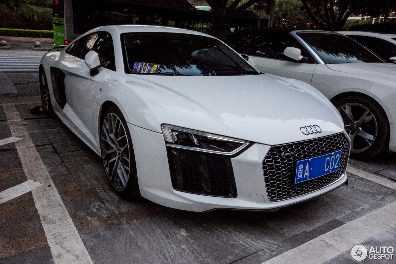 Audi R8 V10 Plus 2015