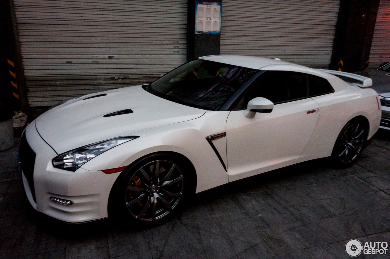 Nissan GT-R 2011