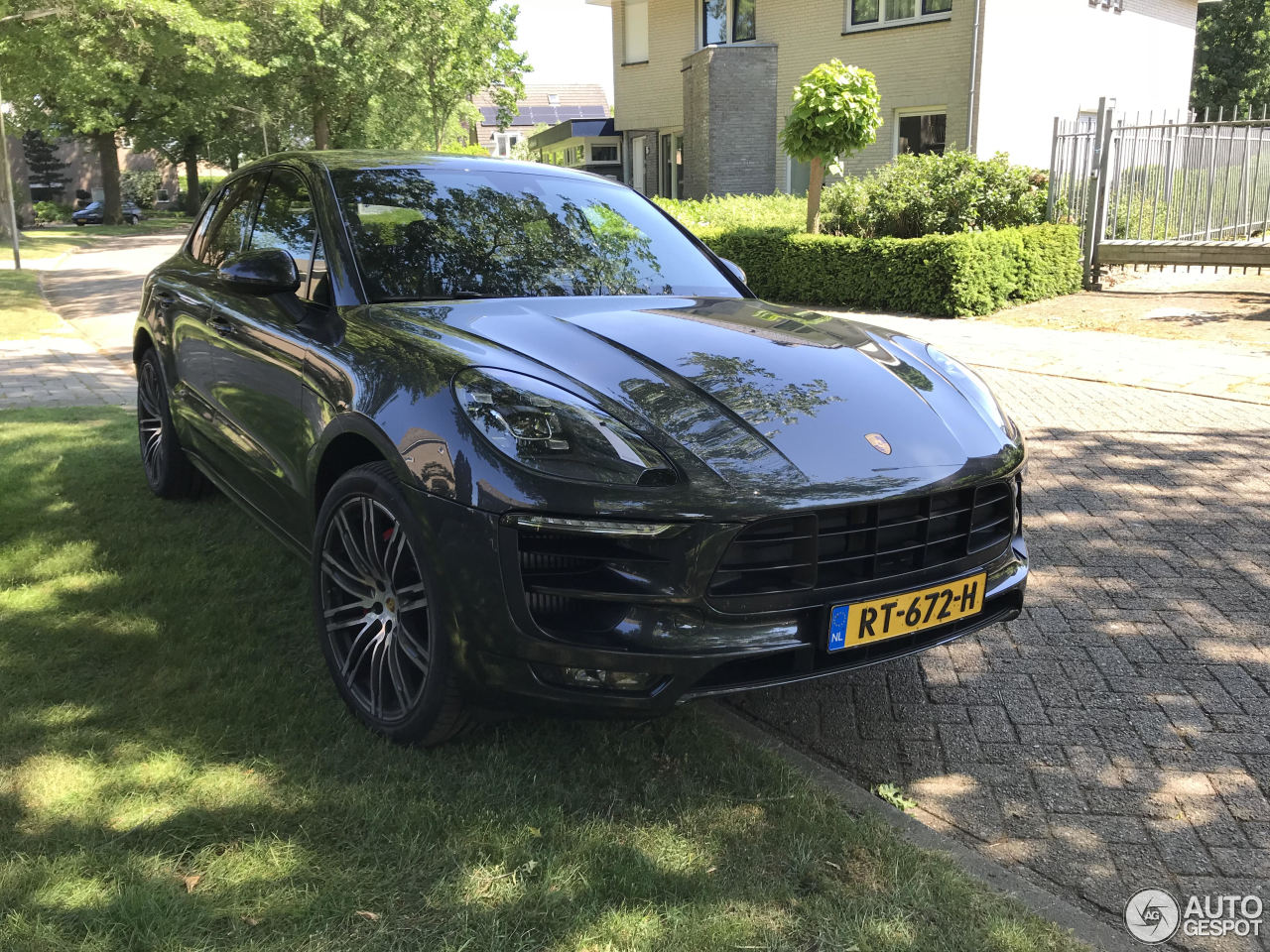 Porsche 95B Macan GTS