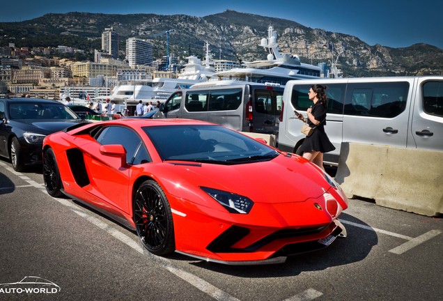 Lamborghini Aventador S LP740-4