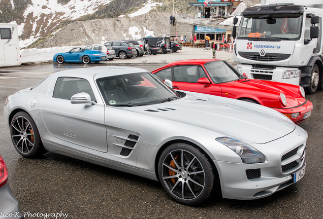 Mercedes-Benz SLS AMG