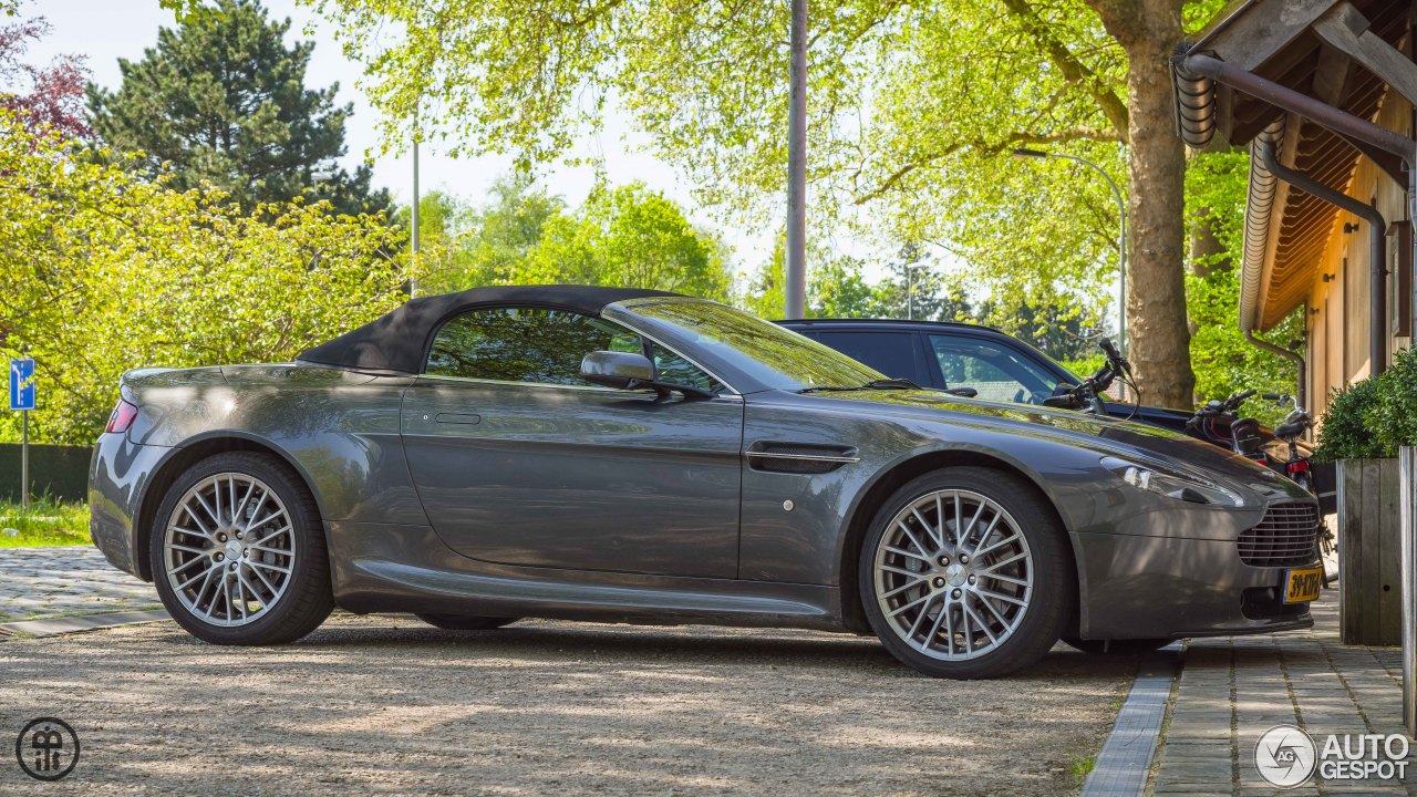 Aston Martin V8 Vantage Roadster