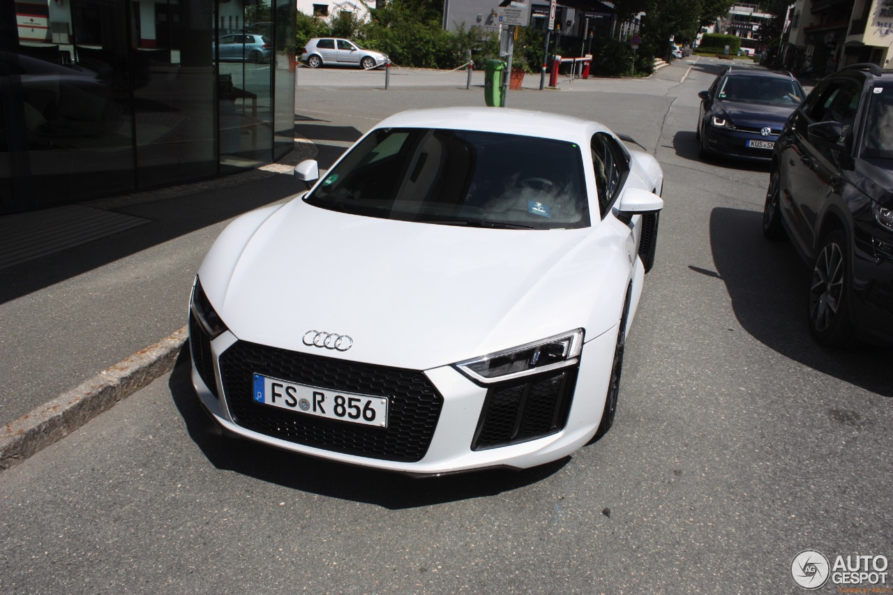 Audi R8 V10 Plus 2015