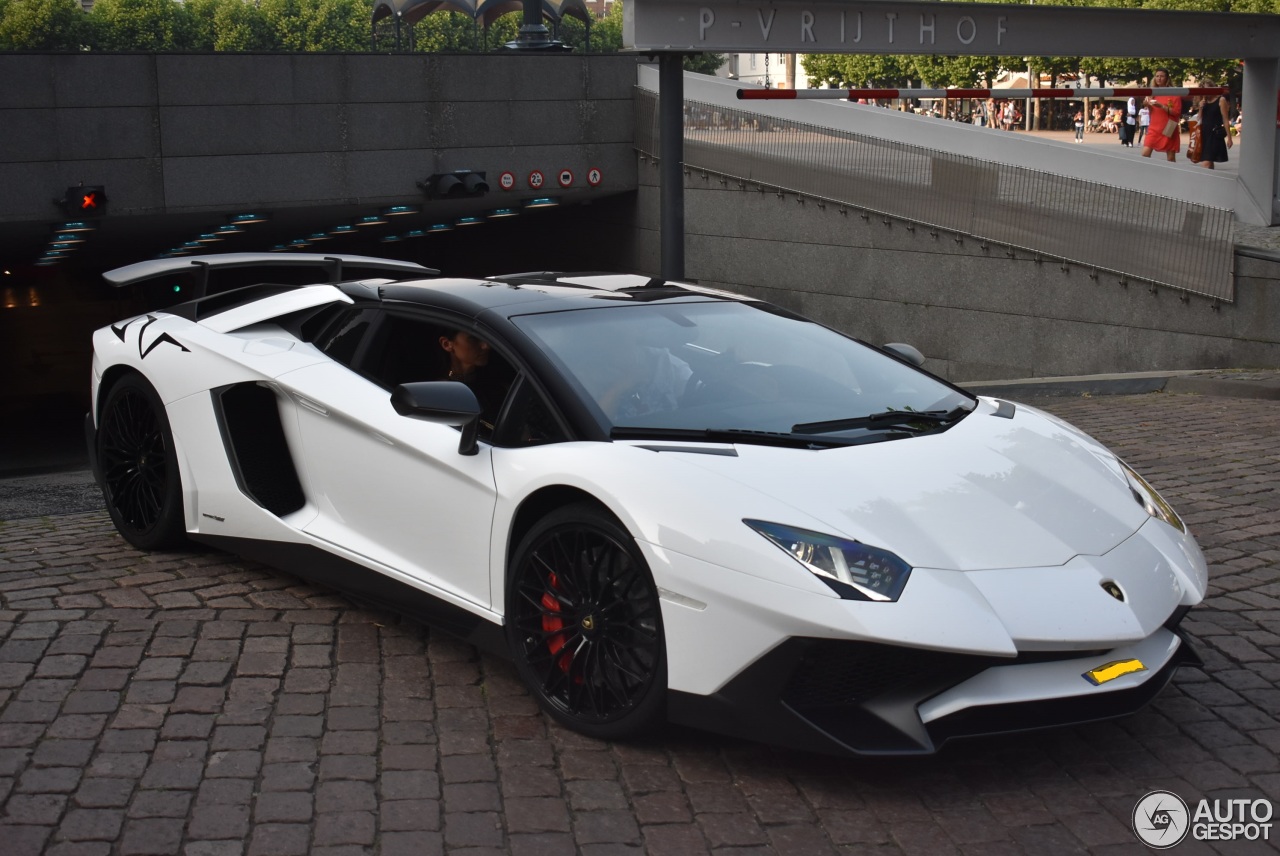 Lamborghini Aventador LP750-4 SuperVeloce Roadster