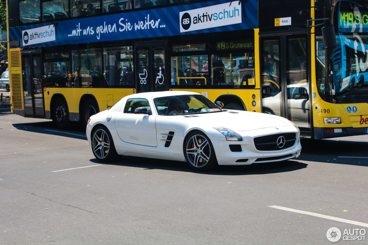 Mercedes-Benz SLS AMG