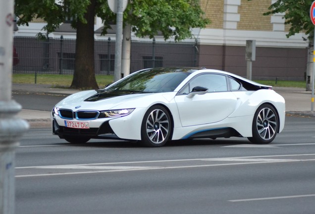 BMW i8