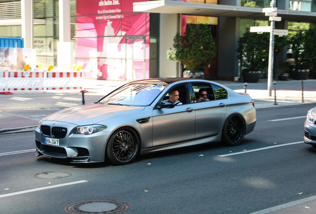 BMW M5 F10 2011