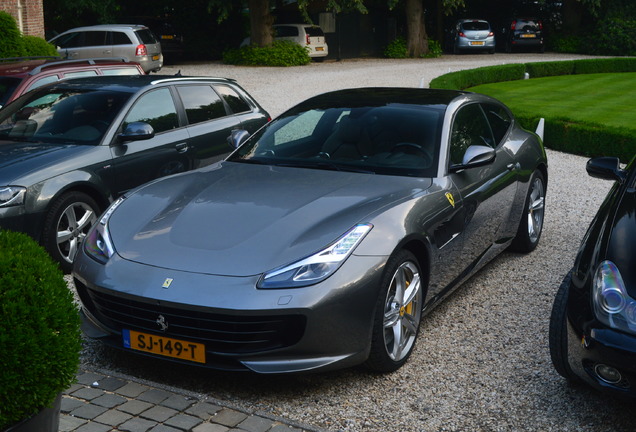 Ferrari GTC4Lusso