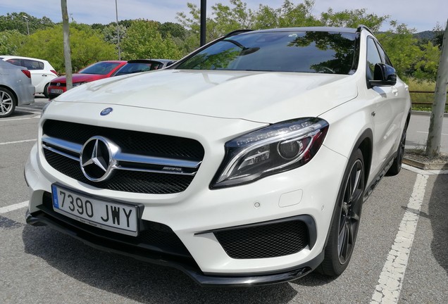 Mercedes-Benz GLA 45 AMG X156