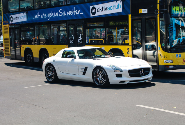 Mercedes-Benz SLS AMG