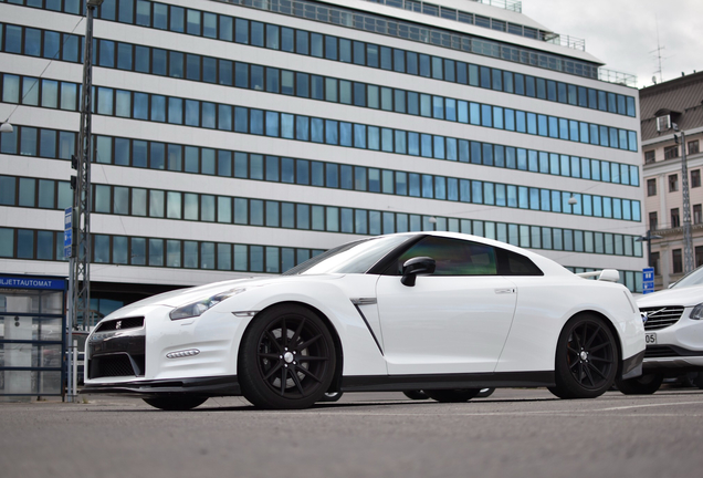 Nissan GT-R 2011