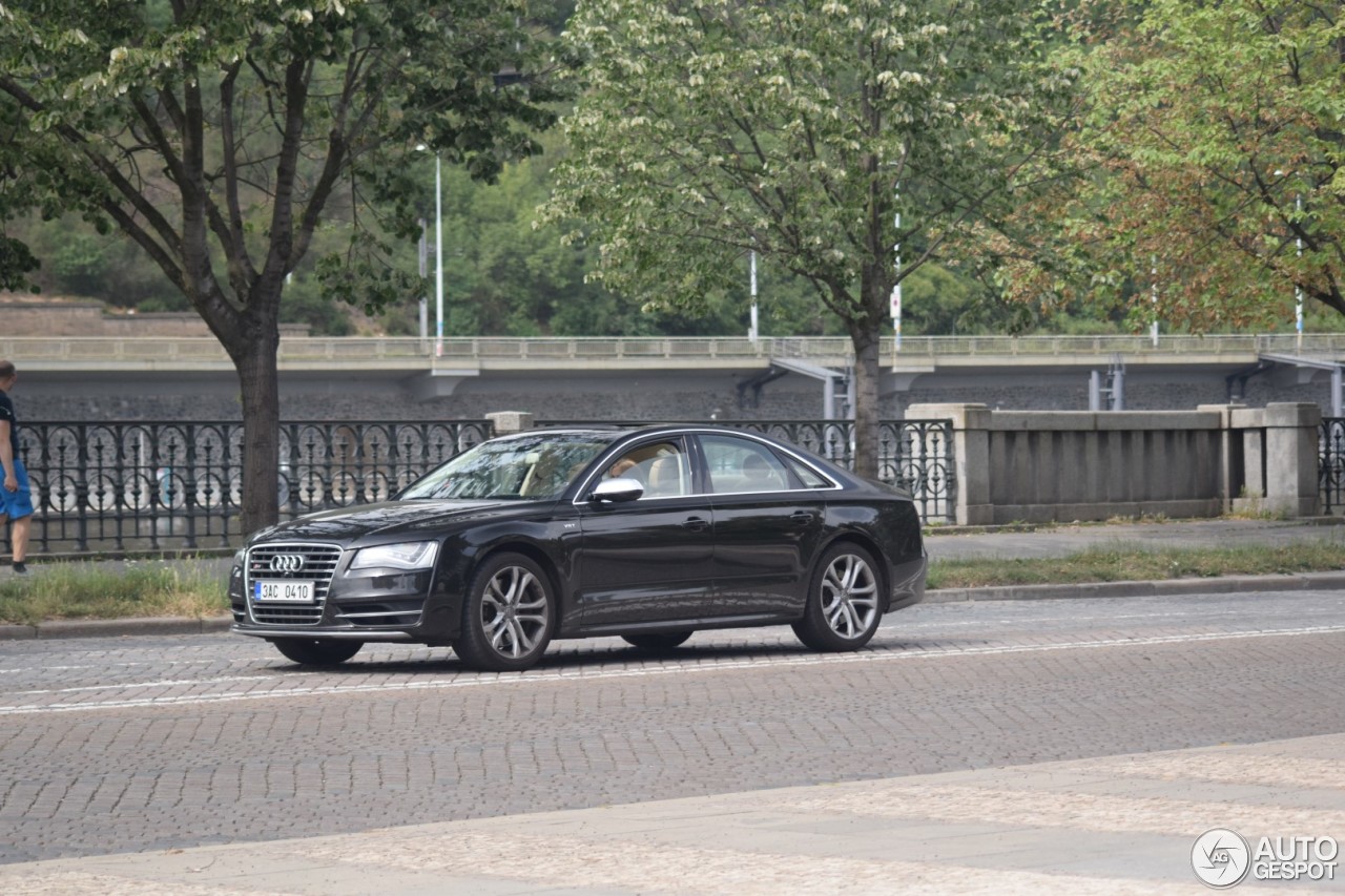 Audi S8 D4