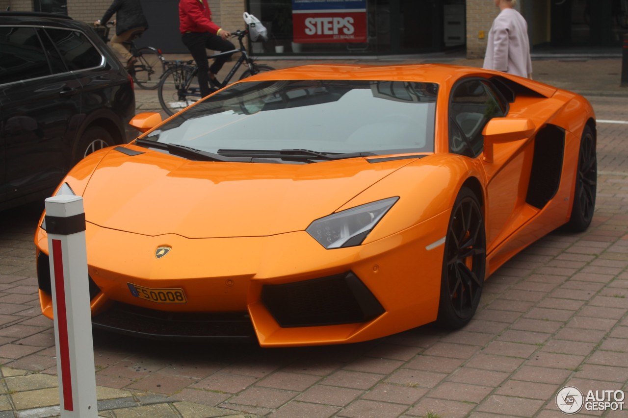 Lamborghini Aventador LP700-4