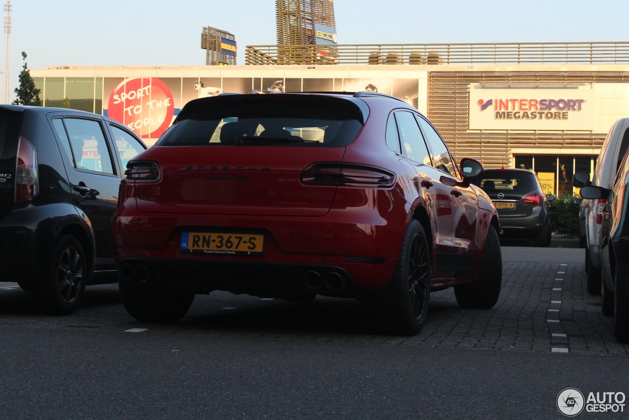 Porsche 95B Macan GTS