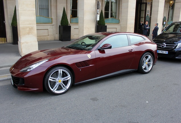 Ferrari GTC4Lusso