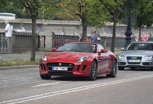 Jaguar F-TYPE R AWD Convertible