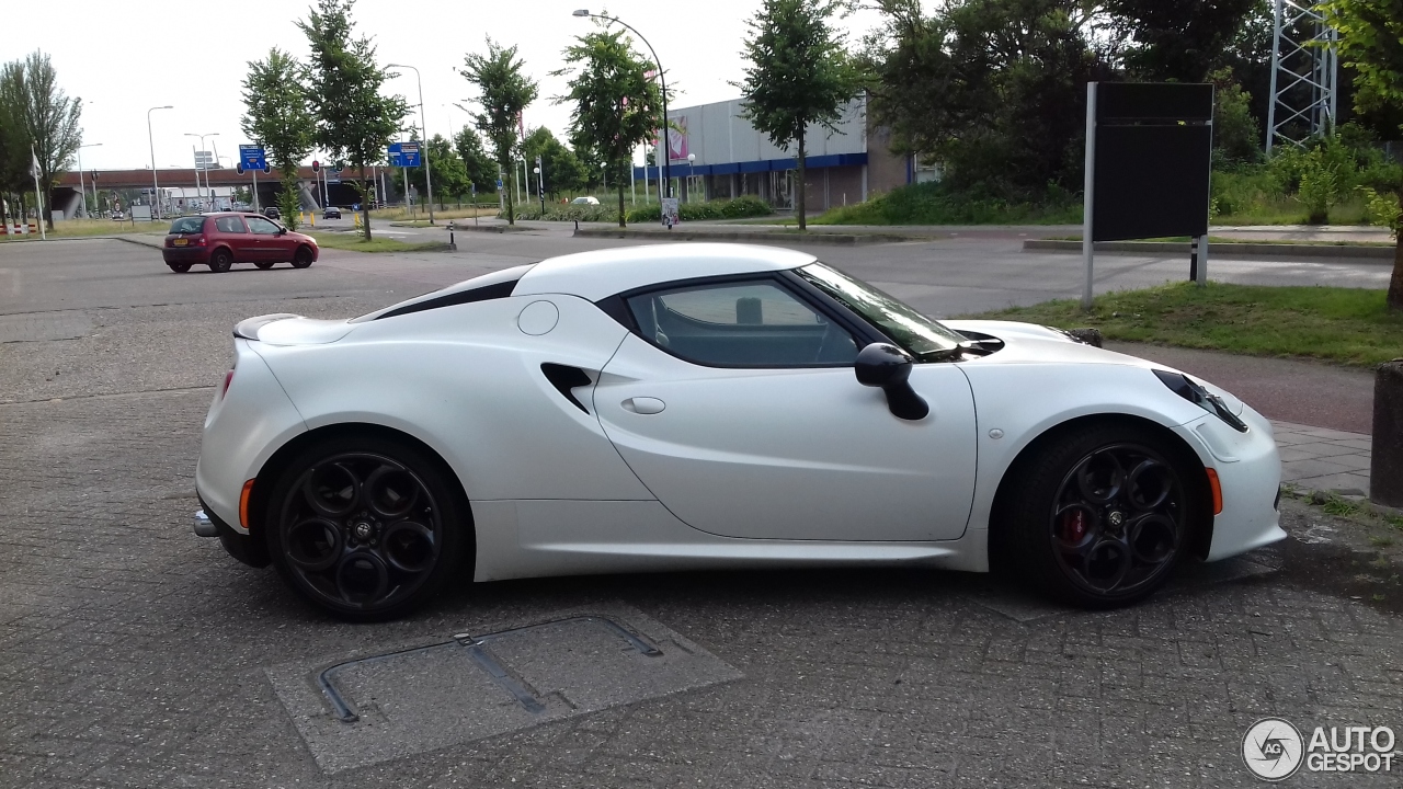 Alfa Romeo 4C Launch Edition