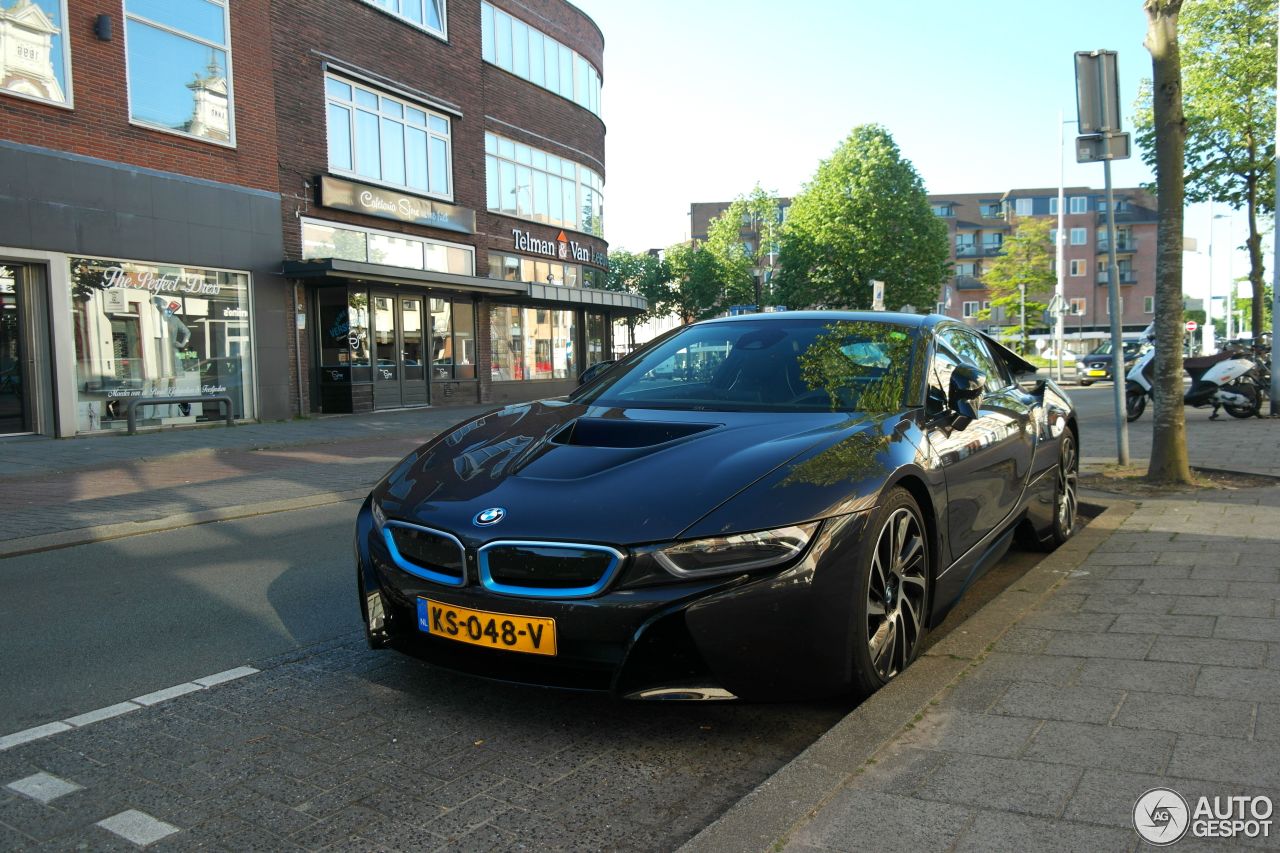 BMW i8