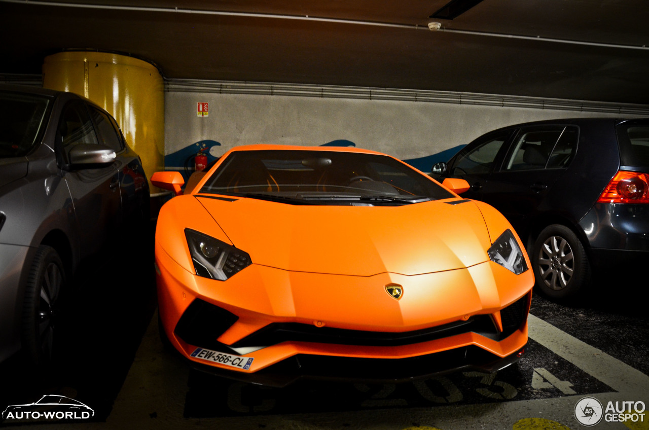 Lamborghini Aventador S LP740-4