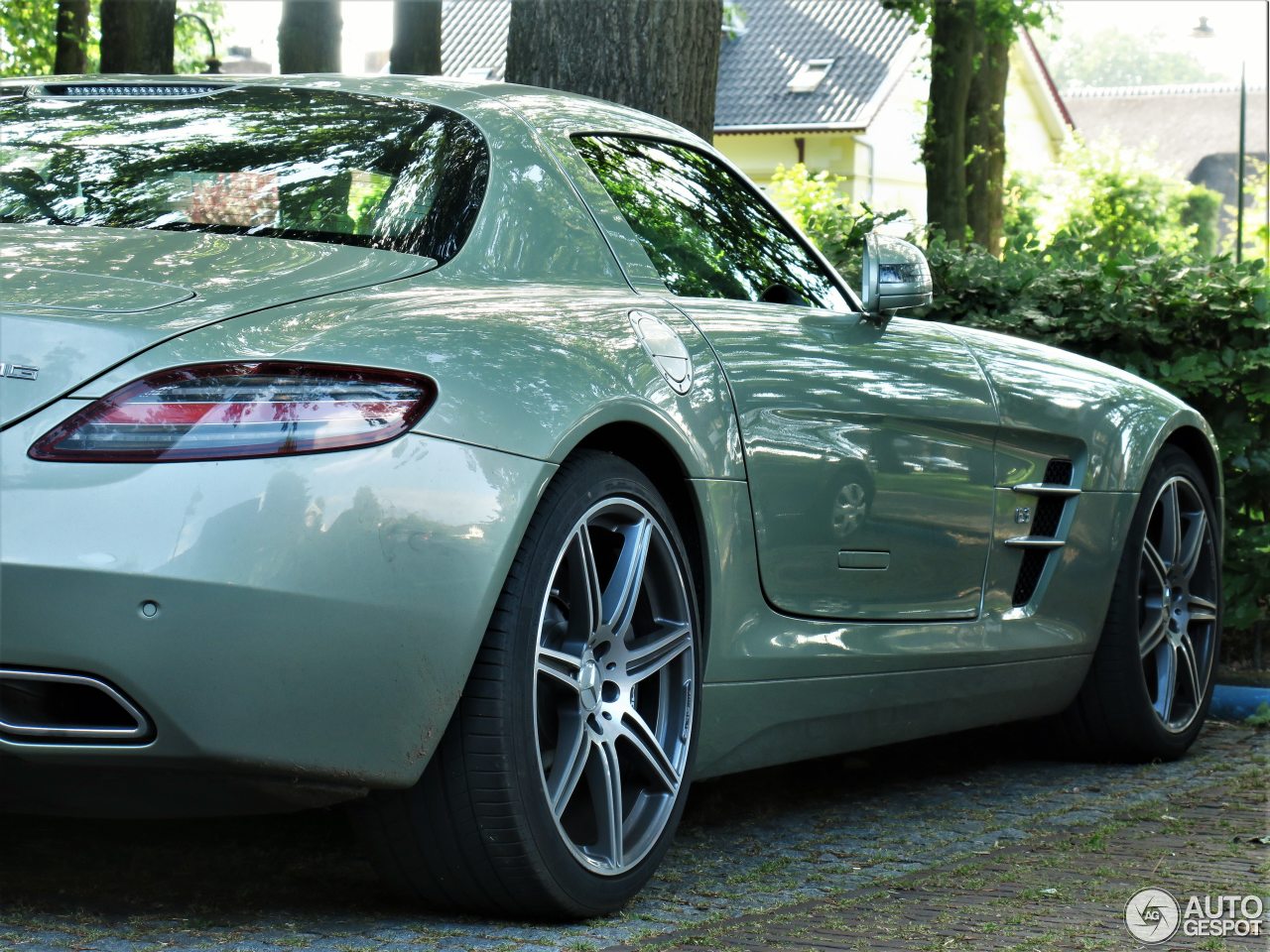 Mercedes-Benz SLS AMG