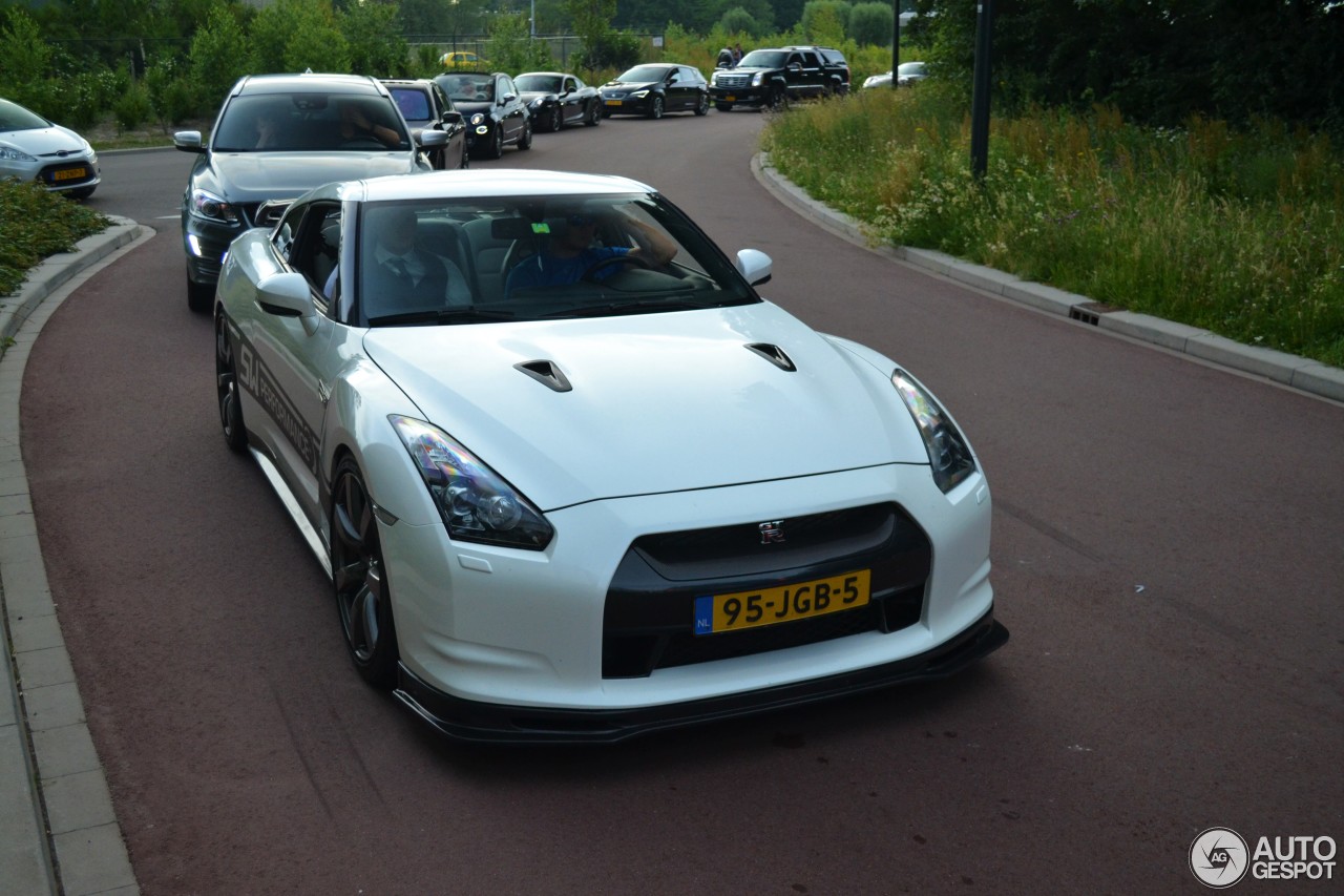 Nissan GT-R