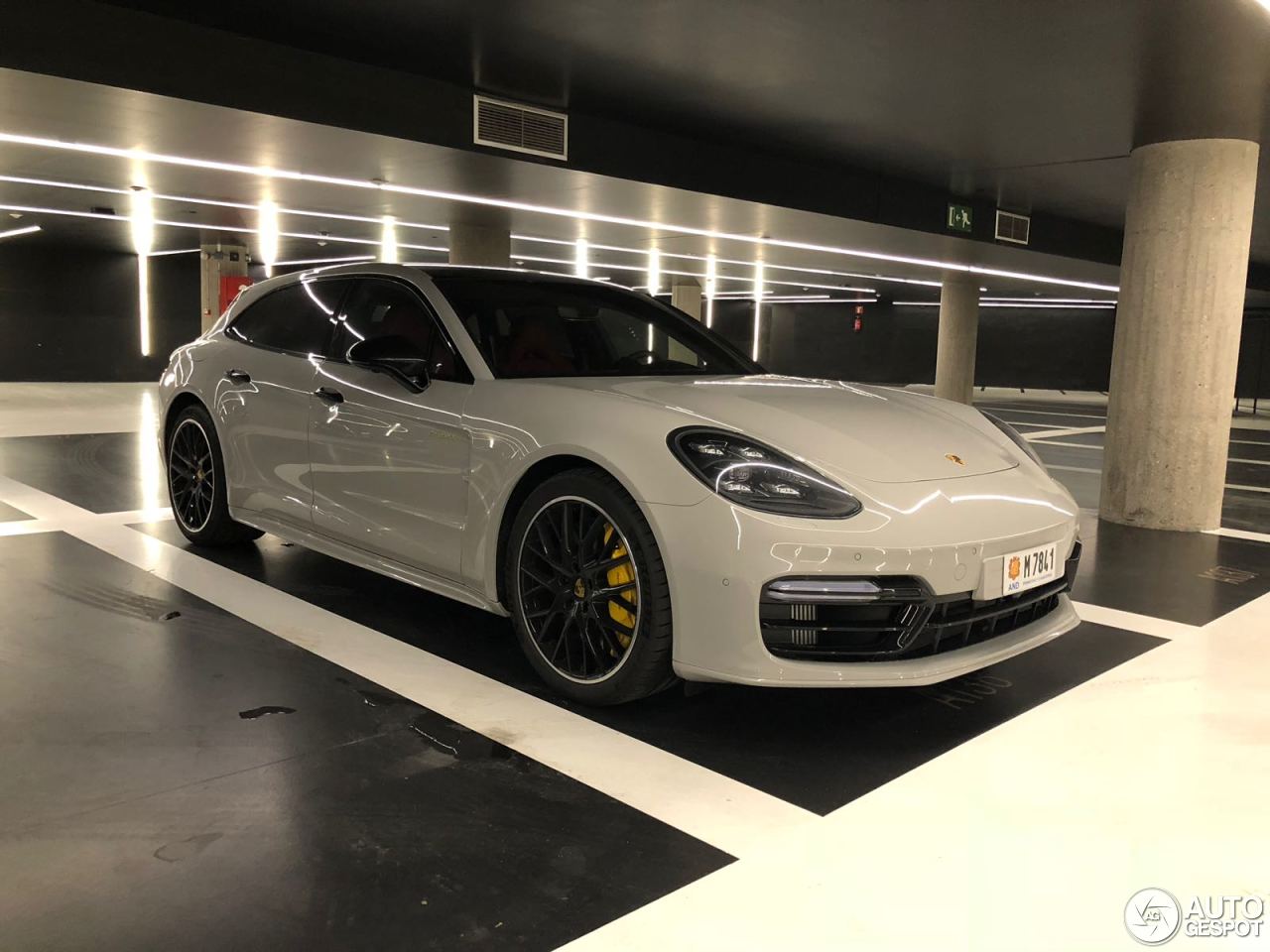 Porsche 971 Panamera Turbo S E-Hybrid Sport Turismo