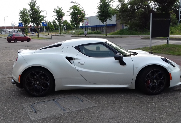 Alfa Romeo 4C Launch Edition