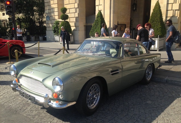 Aston Martin DB4