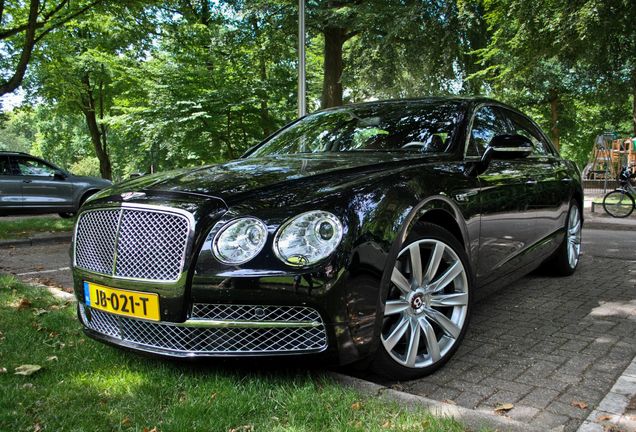 Bentley Flying Spur V8