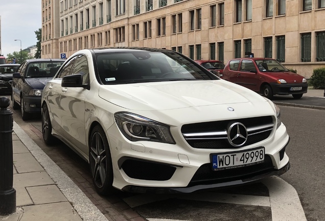 Mercedes-Benz CLA 45 AMG C117