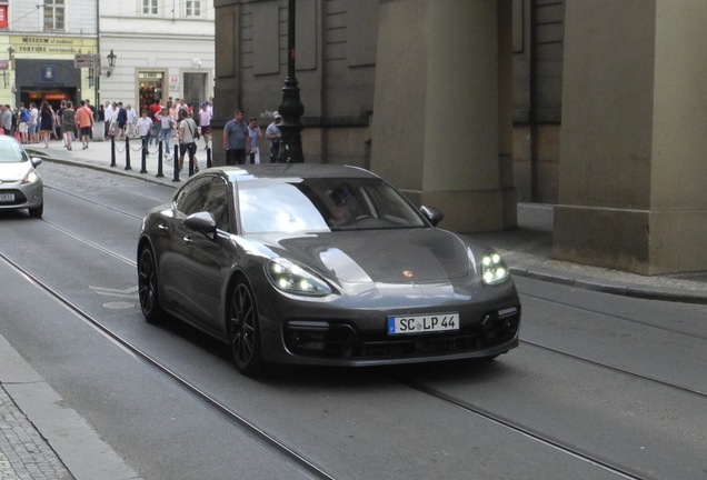 Porsche 971 Panamera Turbo