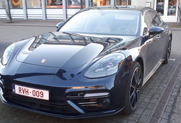 Porsche 971 Panamera Turbo Executive