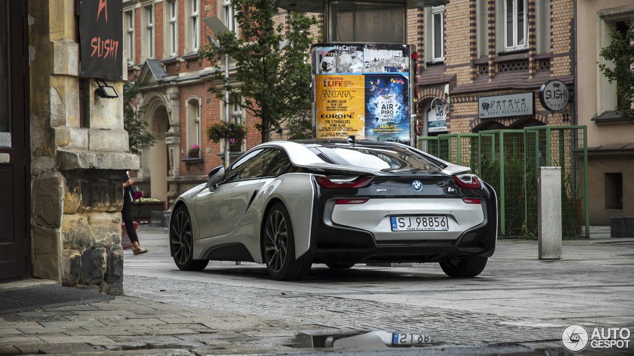 BMW i8