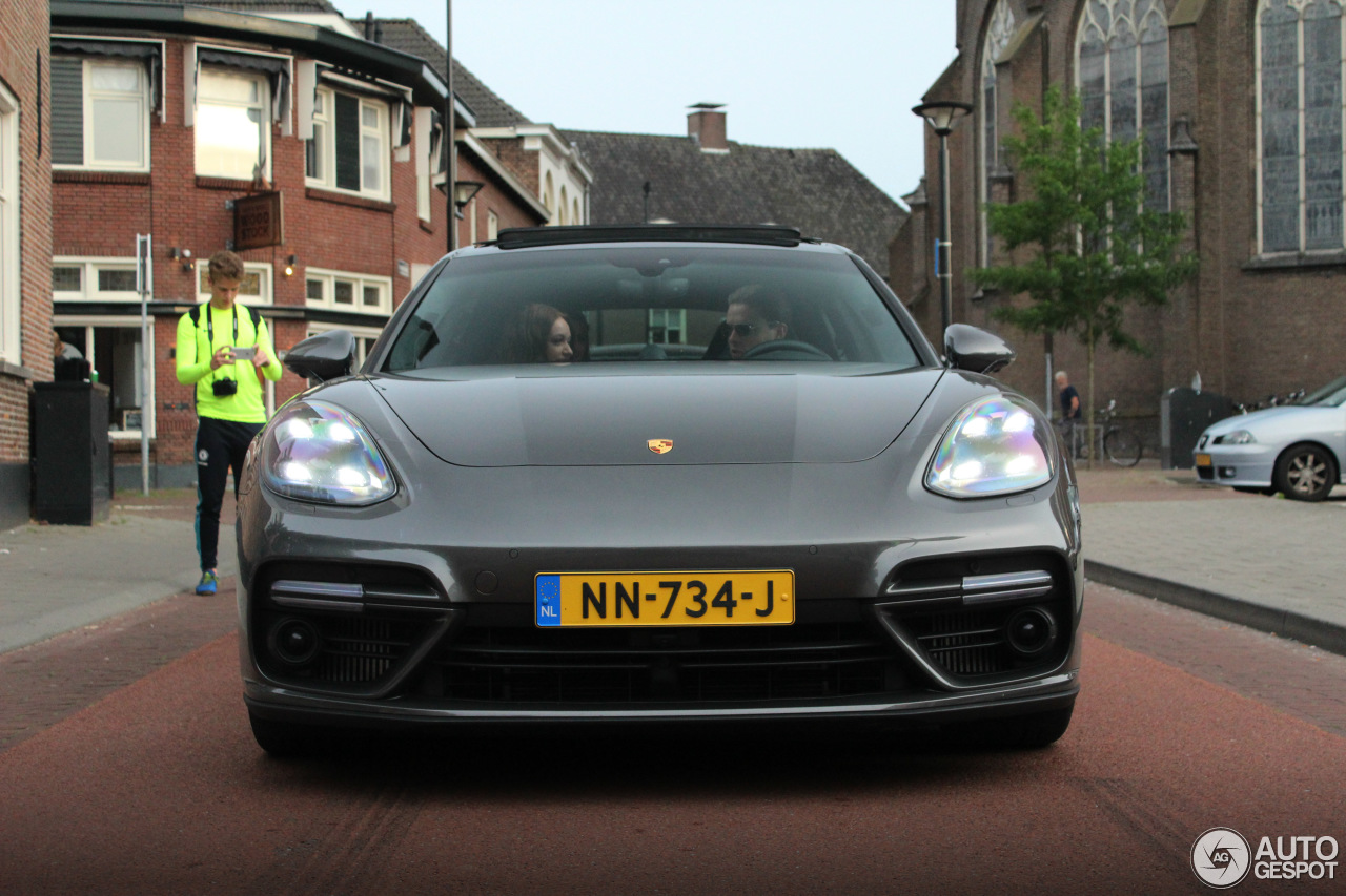 Porsche 971 Panamera Turbo