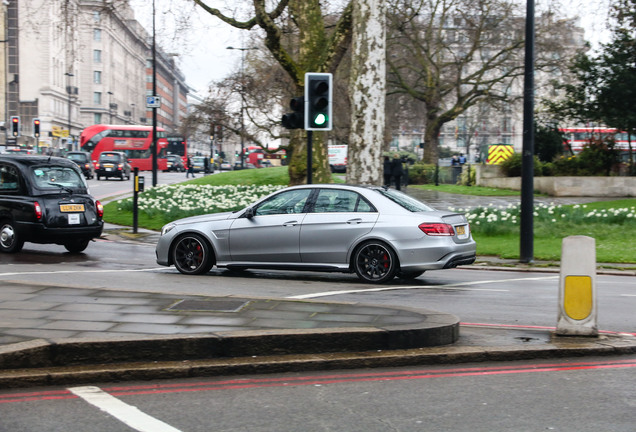 Mercedes-Benz E 63 AMG S W212