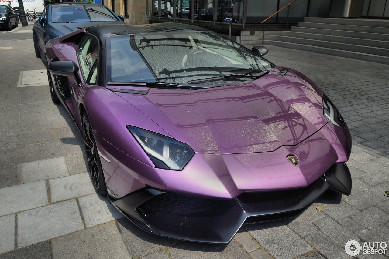 Lamborghini Aventador LP700-4 Roadster