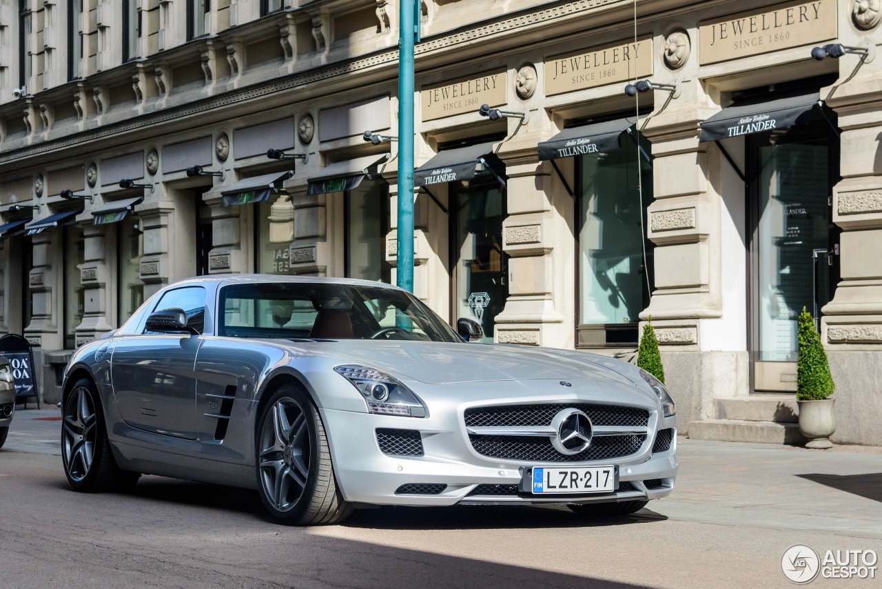 Mercedes-Benz SLS AMG