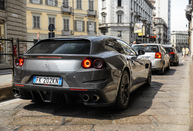 Ferrari GTC4Lusso T