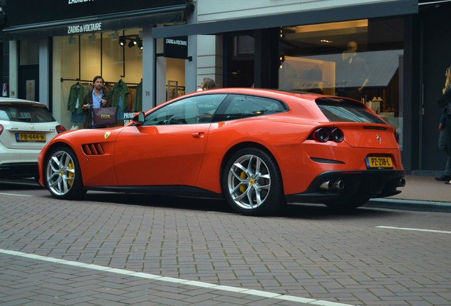 Ferrari GTC4Lusso T