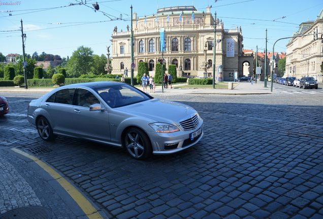 Mercedes-Benz S 63 AMG W221