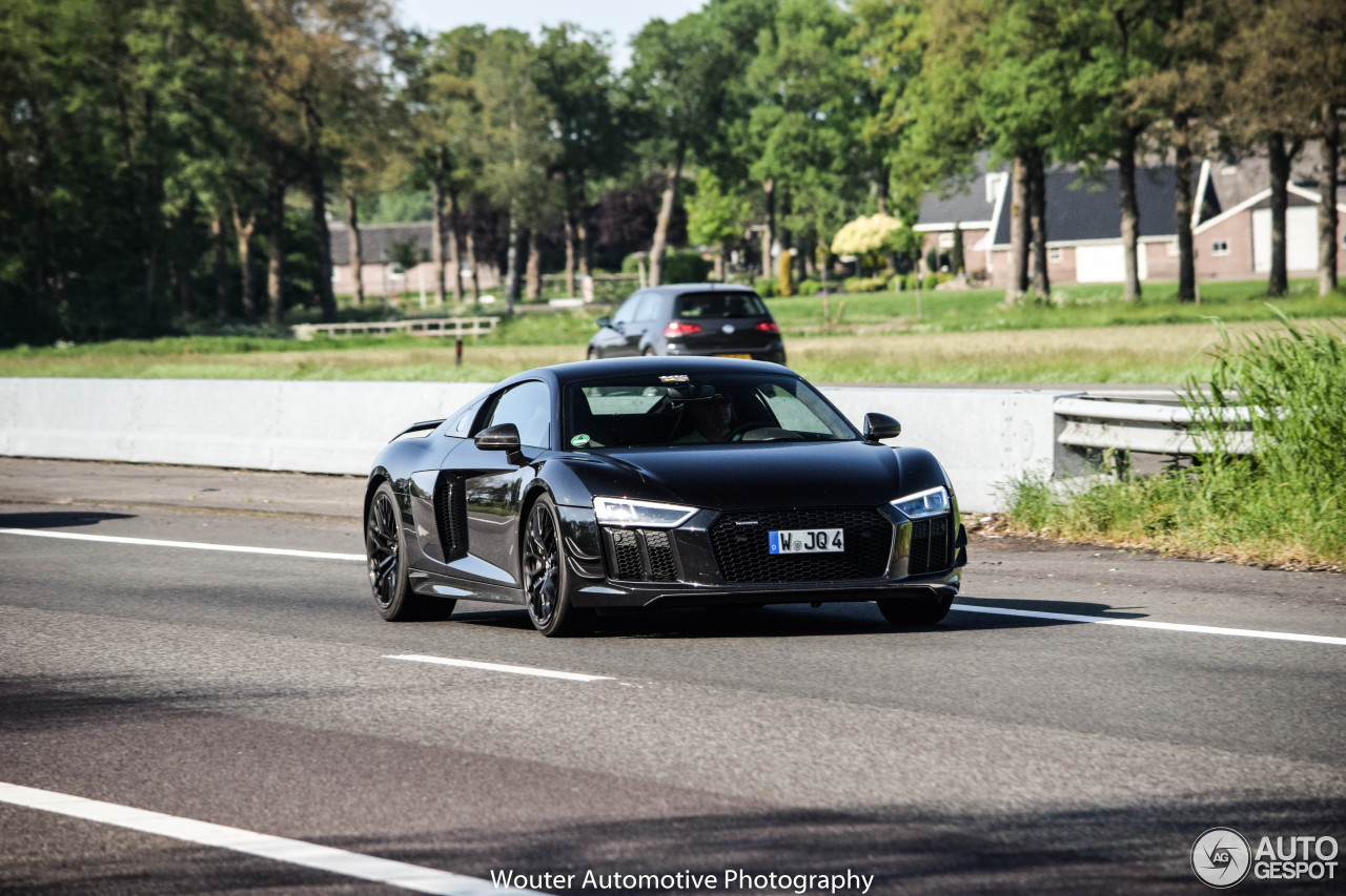 Audi R8 V10 Plus 2015