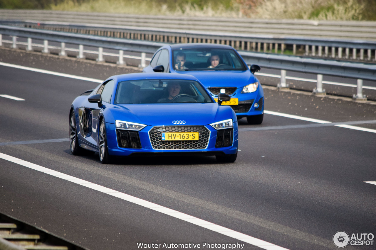 Audi R8 V10 Plus 2015