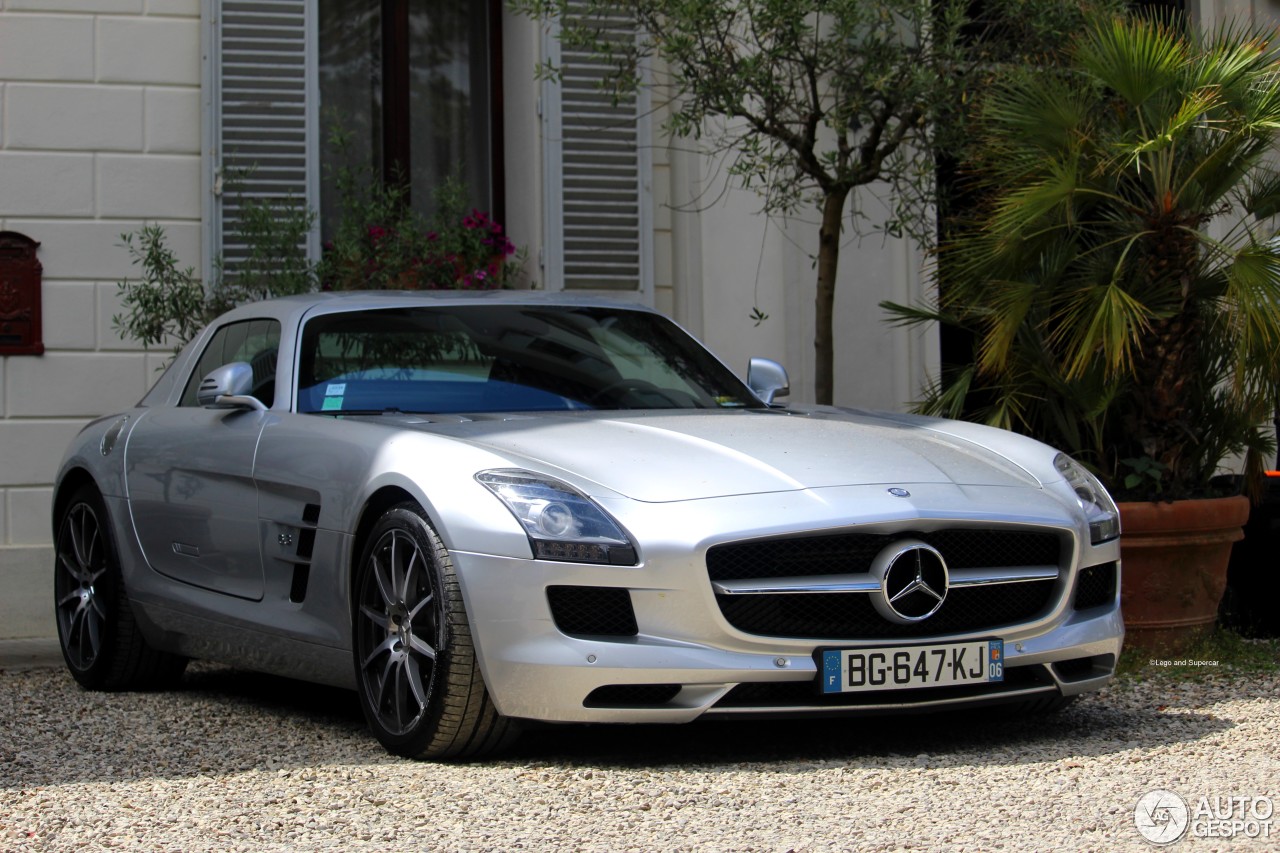 Mercedes-Benz SLS AMG