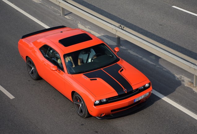 Dodge Challenger SRT-8