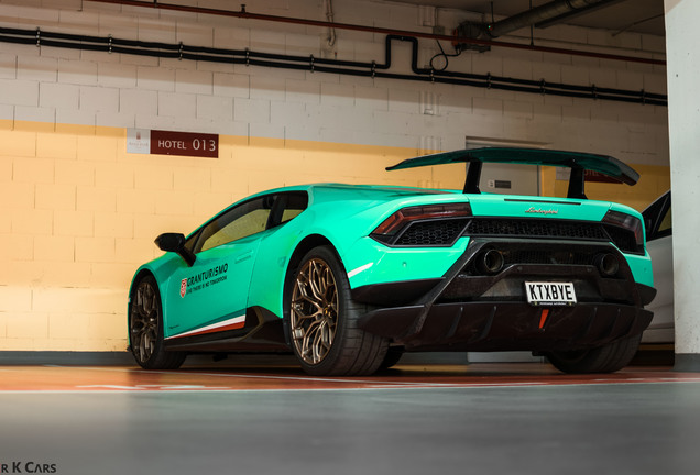 Lamborghini Huracán LP640-4 Performante