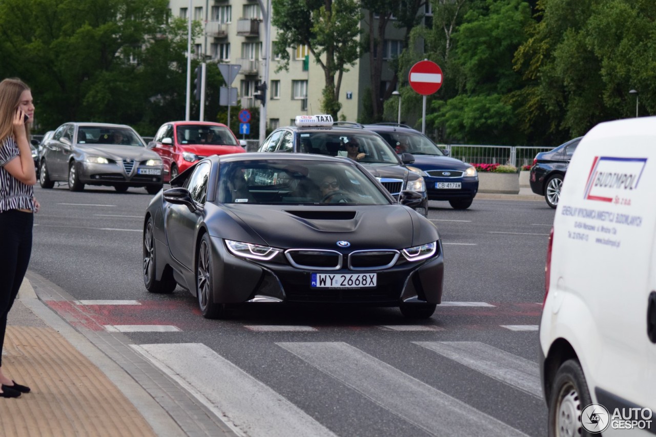 BMW i8 Protonic Frozen Black Edition