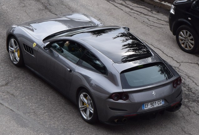 Ferrari GTC4Lusso T