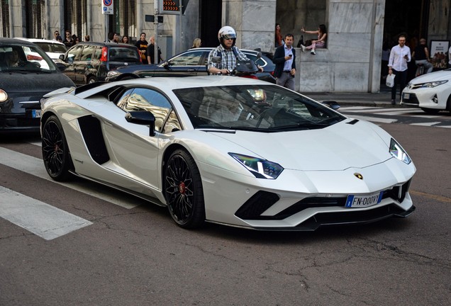 Lamborghini Aventador S LP740-4