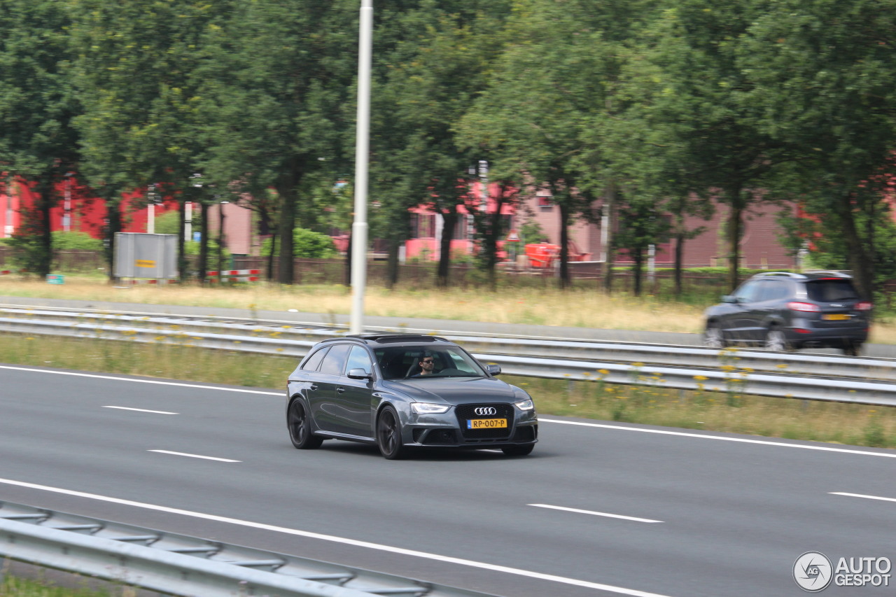 Audi RS4 Avant B8