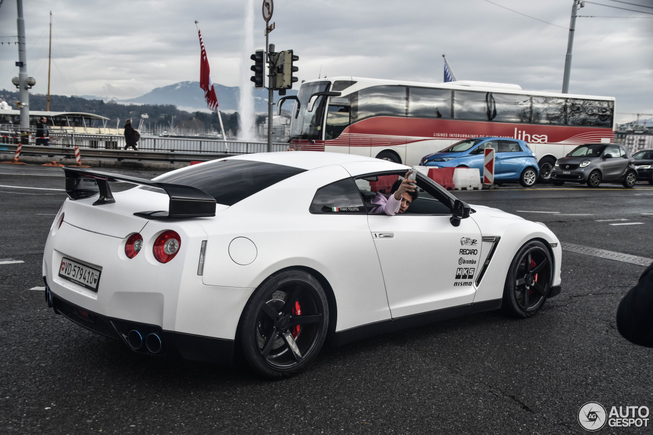 Nissan GT-R